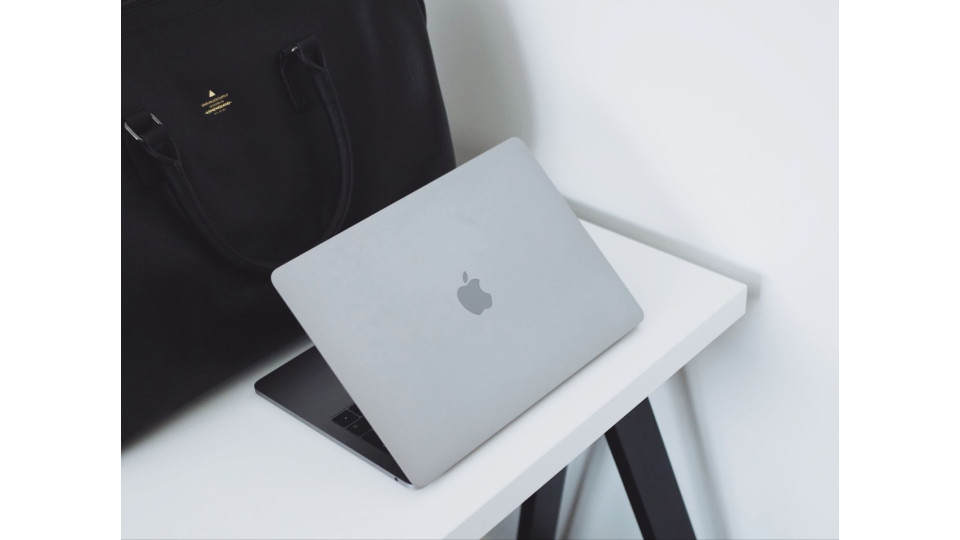 MacBook Wärmeleitpaste erneuern: 3 Schrittes